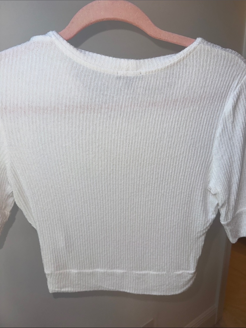 Open-Front Ribbed White Crop Top - Picture 3 of 4